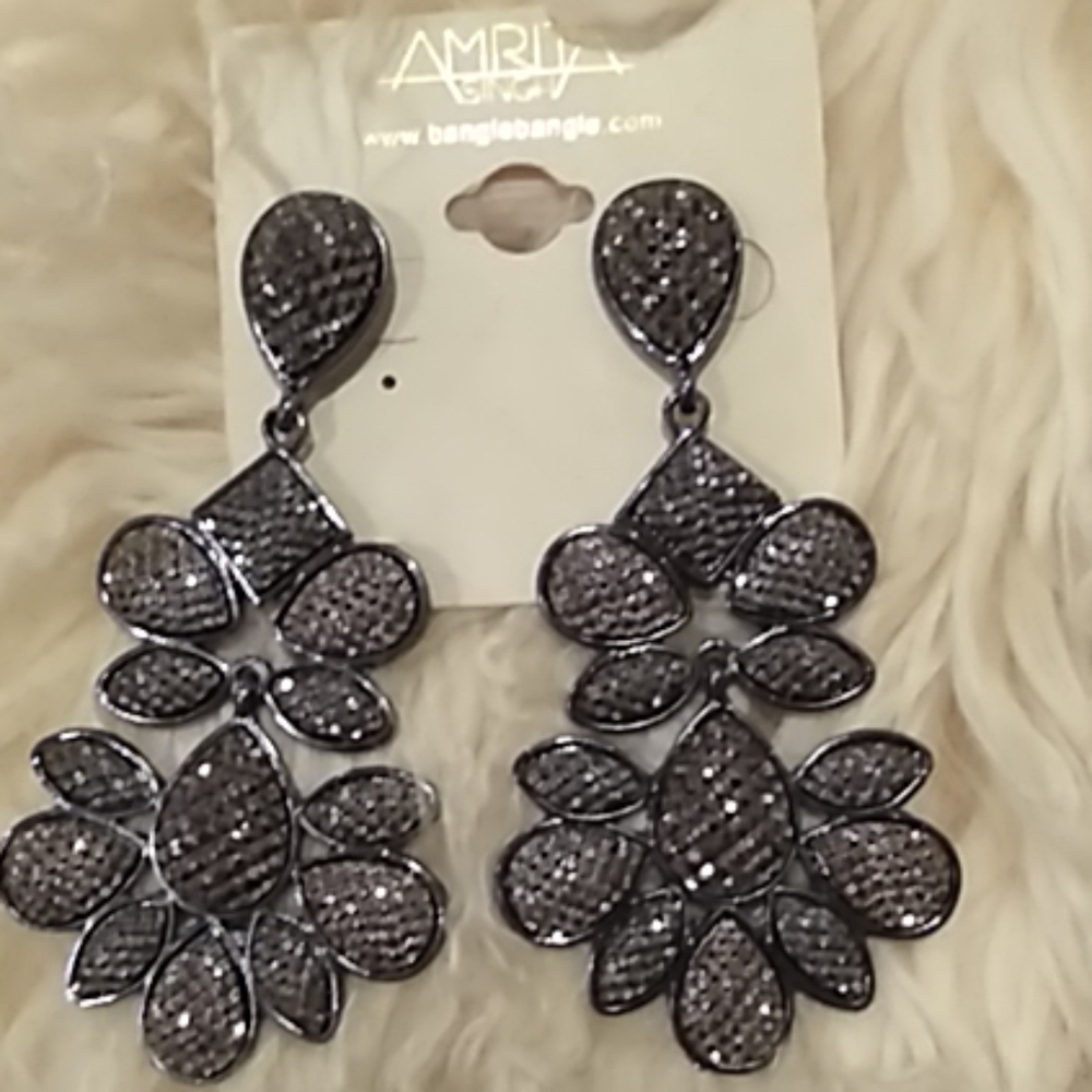 Amrita Singh chandelier earrings